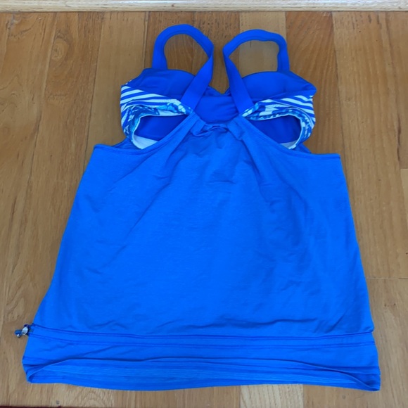 Lululemon workout top - Picture 2 of 3